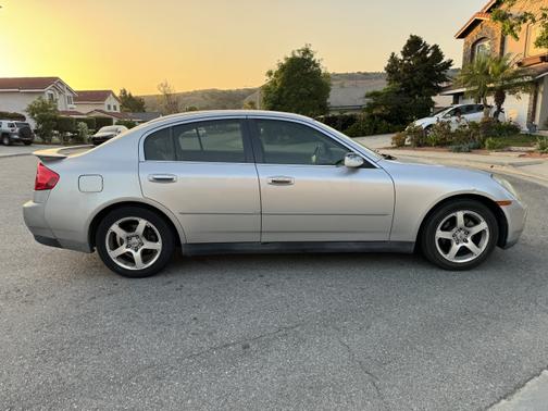 2004 INFINITI G35 Base