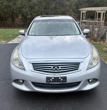2012 INFINITI G37 x