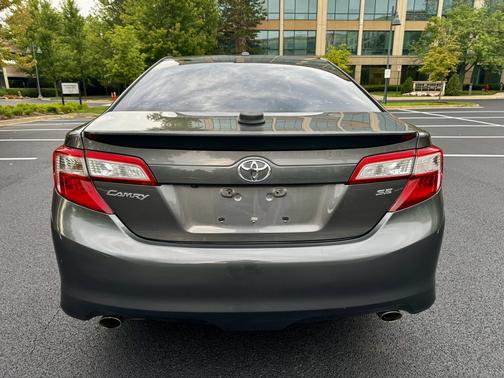 Gray 2014 Toyota Camry SE