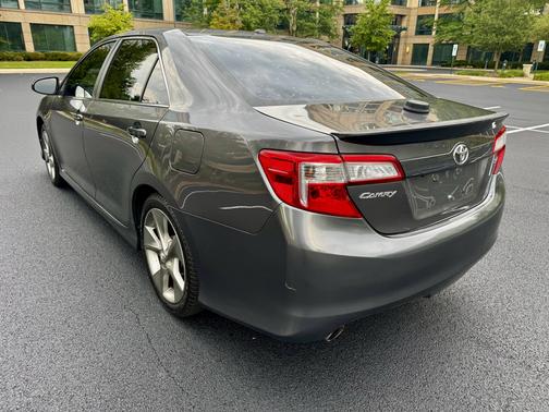 Gray 2014 Toyota Camry SE