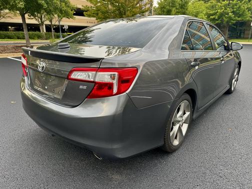 Gray 2014 Toyota Camry SE