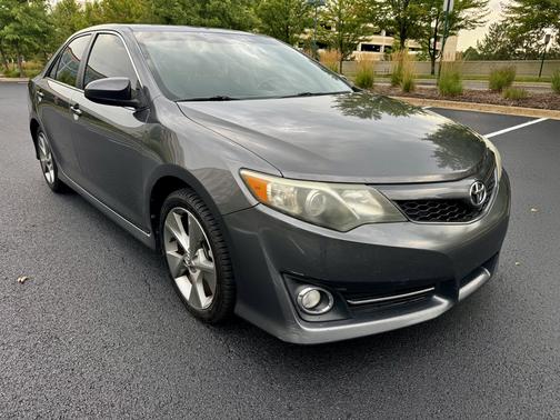 Gray 2014 Toyota Camry SE