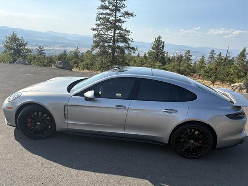 2017 Porsche Panamera Panamera Turbo