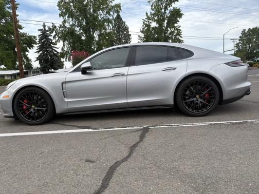 2017 Porsche Panamera Turbo