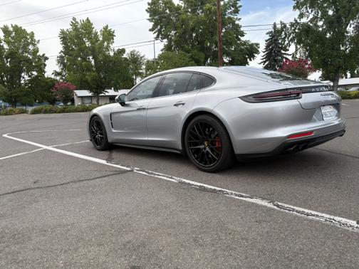 2017 Porsche Panamera Turbo