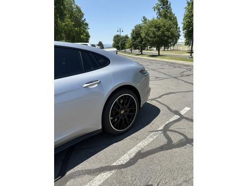 2017 Porsche Panamera Turbo