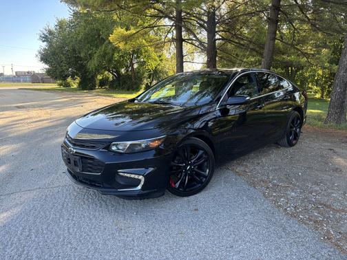 Black 2018 Chevrolet Malibu LT