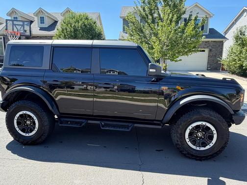 Black 2024 Ford Bronco Badlands