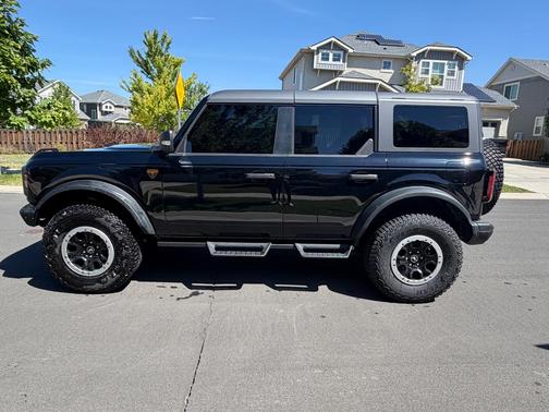 Black 2024 Ford Bronco Badlands