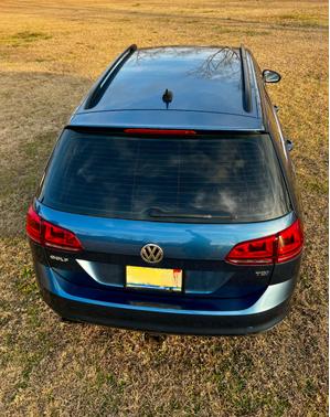 2015 Volkswagen Golf SportWagen TDI SE 4-Door