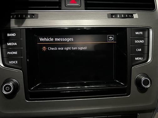 2015 Volkswagen Golf SportWagen TDI SE 4-Door