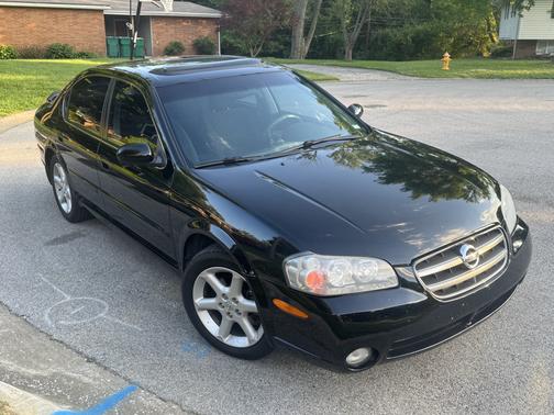 Black 2002 Nissan Maxima SE