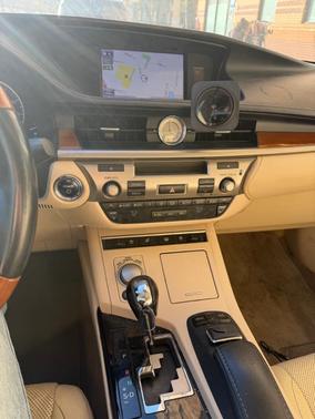 Brown 2013 Lexus ES 300h Base