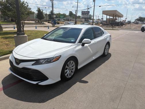 White 2020 Toyota Camry LE