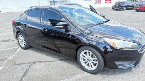 Black 2016 Ford Focus SE
