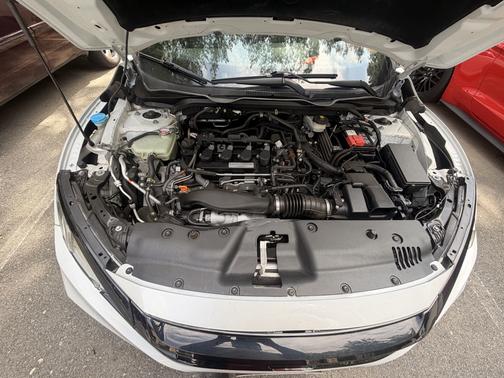 White 2019 Honda Civic EX