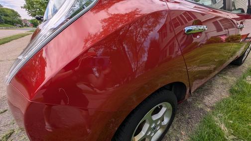 Red 2012 Nissan Leaf SL