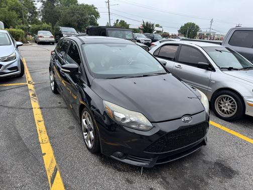 Black 2013 Ford Focus ST Base