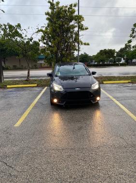 Black 2013 Ford Focus ST Base