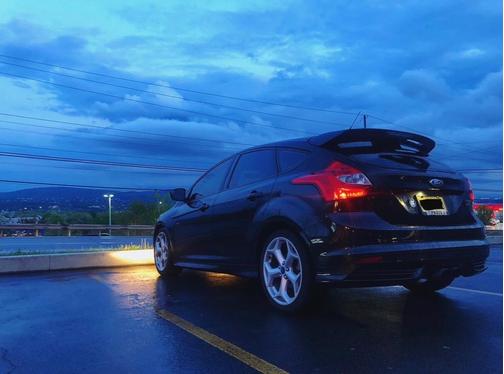 Black 2013 Ford Focus ST Base