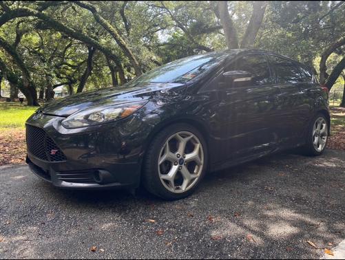 Black 2013 Ford Focus ST Base