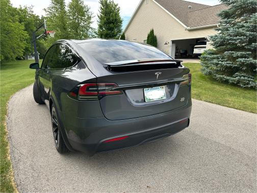 2022 Tesla Model X Plaid