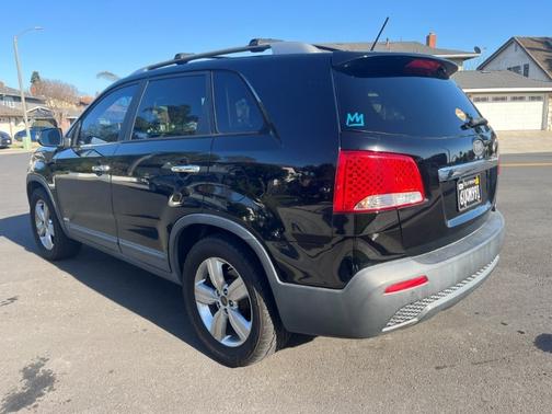 Black 2012 Kia Sorento EX