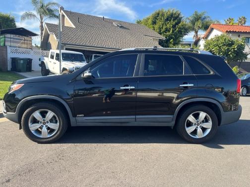 Black 2012 Kia Sorento EX