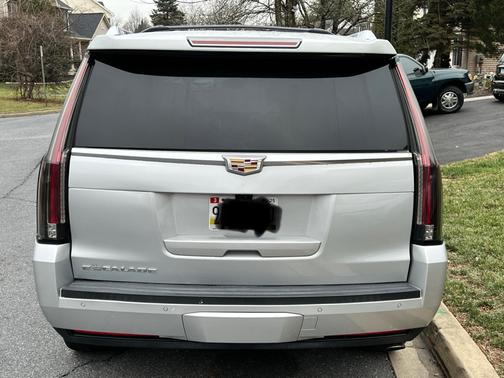 2018 Cadillac Escalade Luxury