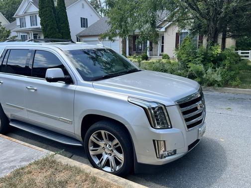 2018 Cadillac Escalade Luxury