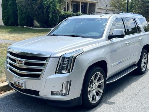 2018 Cadillac Escalade Luxury