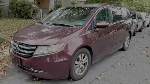 Red 2014 Honda Odyssey EX