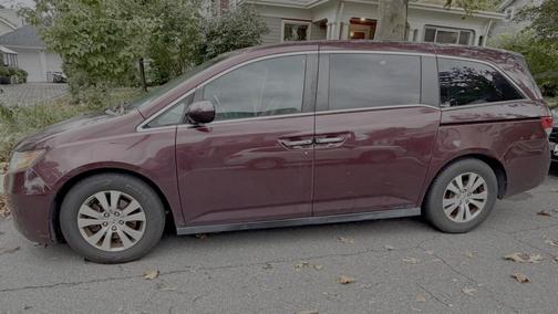 Red 2014 Honda Odyssey EX