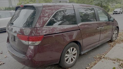 Red 2014 Honda Odyssey EX