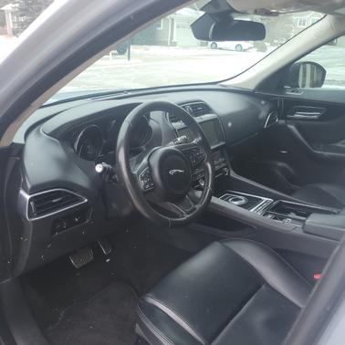 2019 Jaguar F-PACE 25t Premium