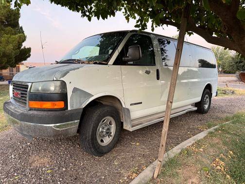 2006 GMC Savana 3500 Base