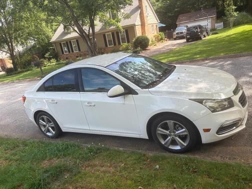 White 2016 Chevrolet Cruze Limited 2LT