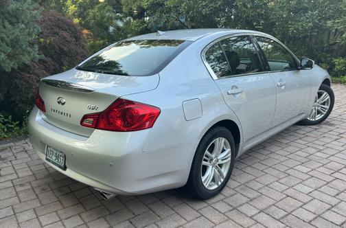 2013 INFINITI G37 x