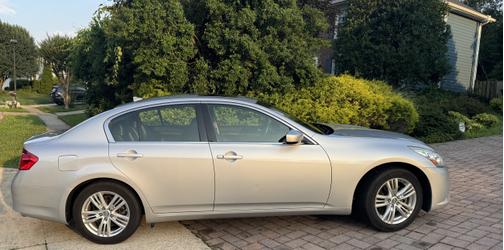 2013 INFINITI G37 x