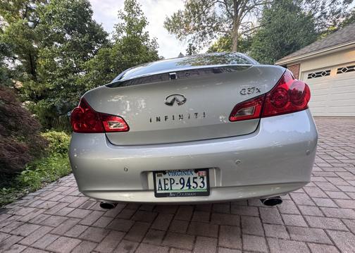 2013 INFINITI G37 x