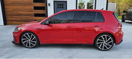 2018 Volkswagen Golf R 4-Door w/DCC & Navigation