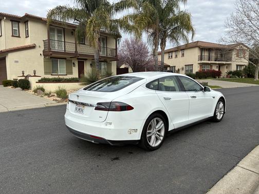 2014 Tesla Model S 60