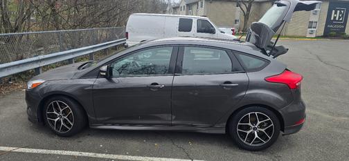Gray 2016 Ford Focus SE