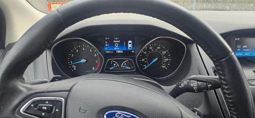 Gray 2016 Ford Focus SE