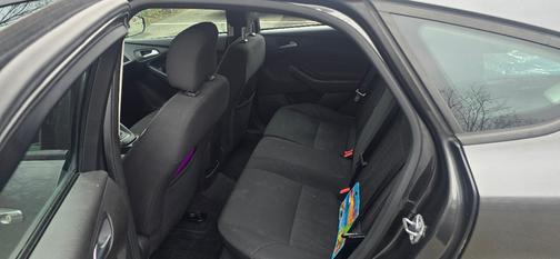 Gray 2016 Ford Focus SE