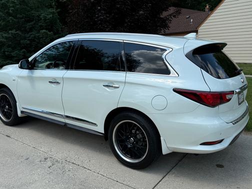 2016 INFINITI QX60 Base