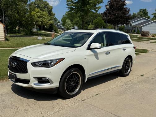 2016 INFINITI QX60 Base