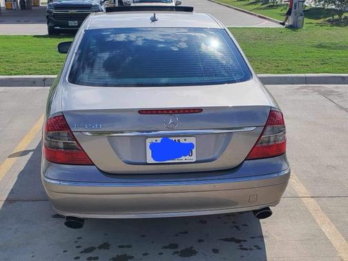 Gold 2008 Mercedes-Benz E-Class E 350