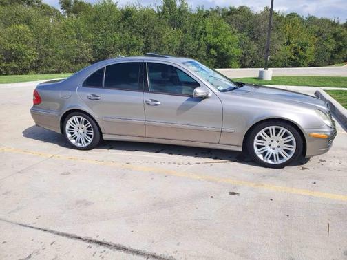 Gold 2008 Mercedes-Benz E-Class E 350