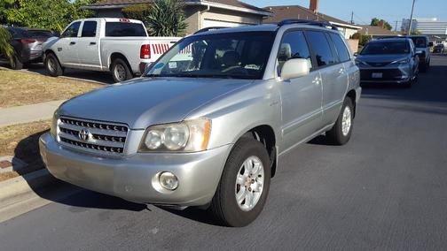 Silver 2001 Toyota Highlander Base
